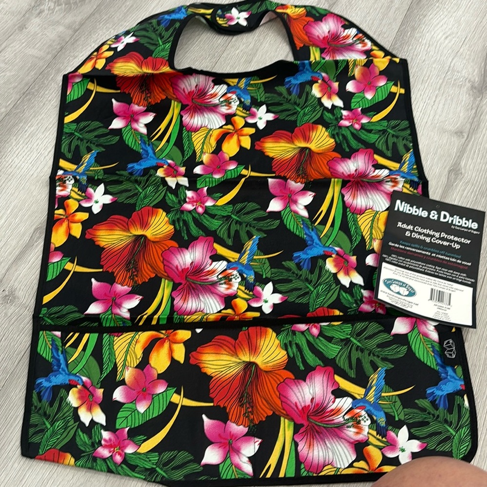 Adult bibs vinyl fabric easy to wipe off with pocket